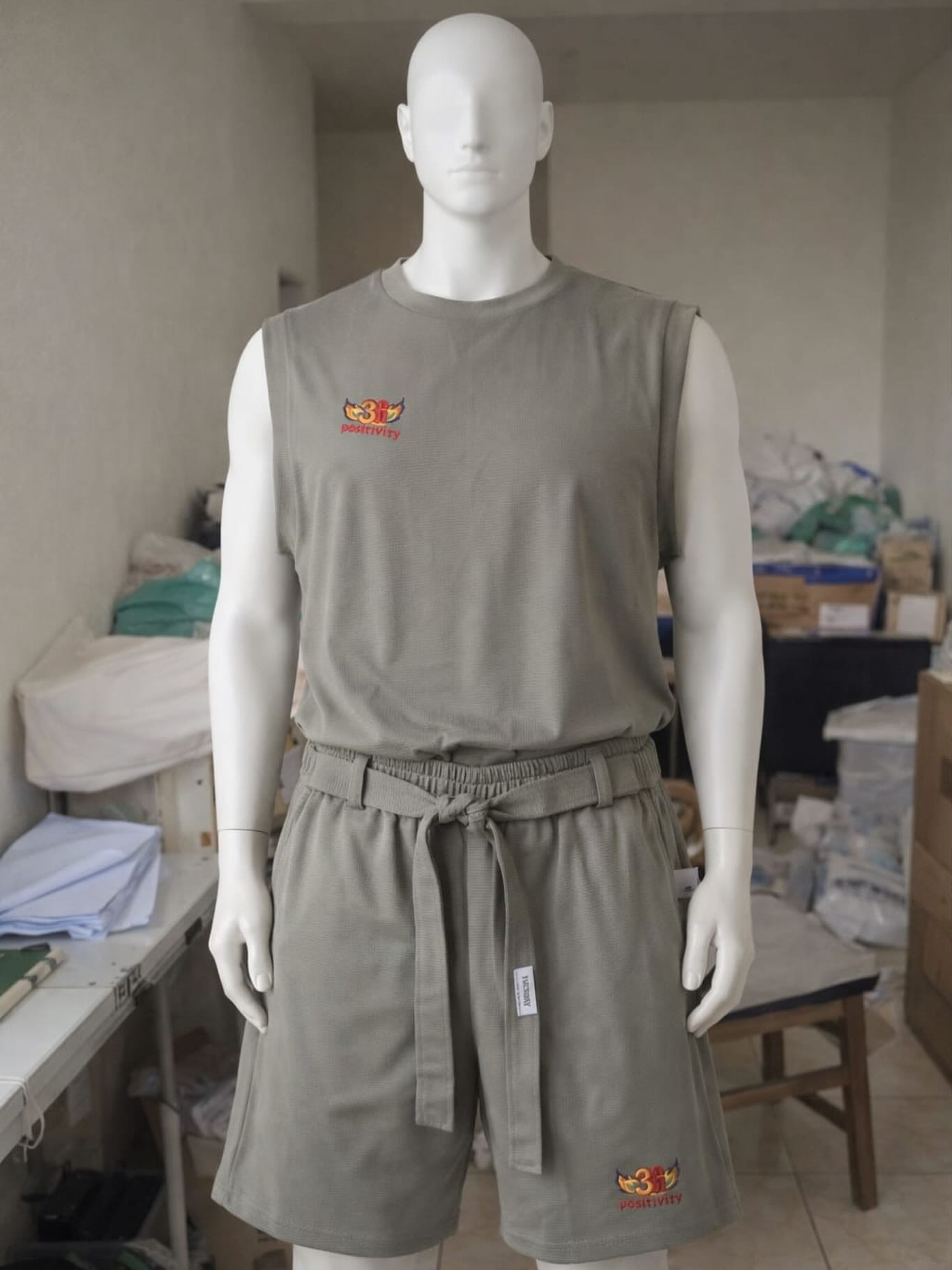 SLEEVELESS TRACK SUIT - 3GPOSITIVITY™